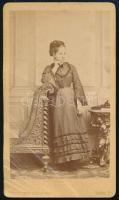 Puskás Etelka (1853-1907), Alexandrina néven irgalmas nővér, Puskás Tivadar (1844-1893) mérnök rokona, Veress Ferenc fotója (Kolozsvár), sérült, 10,5×6,5 cm