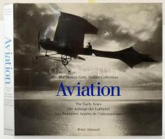 Peter Almond: Aviation. The Early Years: The Hutton Getty Picture Collection. Köln, 1997, Könemann. 349+3 p. Angol, német és francia nyelven. Fekete-fehér képekkel gazdagon illusztrált. Kiadói egészvászon kötés, kiadói papír védőborítóval.