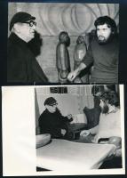 Tóth Sándor (1935-), 4 db mű: Amerigo Tot Kerekes Ferenc szobrász műtermében, 1984, Kecskemét. Fotó, jelzés nélkül, 11,5x16 cm körüli méretekben