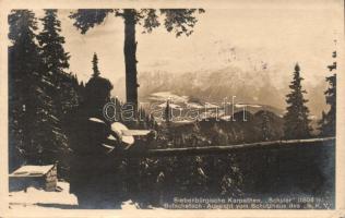 Bucsecs-hegység, Keresztényhavas, kilátás a menedékházból, gitározó férfi, Bucegi Mountains, Butschetsch; Postavarul Massif, Schuler