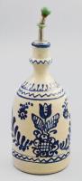 Népi mintás olajkiöntő. Mázas kerámia, jelzett. Kézzel festett 26 cm