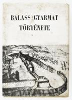 Balassagyarmat története 896-1962. Szerk.: Balogh Sándor et al. (A szerkesztőbizottság 9 tagja által aláírt példány!) Balassagyarmat, 1977, Balassagyarmat Város Tanácsa, 656 p. + (48) p. (fekete-fehér képek). Kiadói egészvászon-kötés, kissé koszos, sérült kiadói papír védőborítóban. Megjelent 2500 példányban.