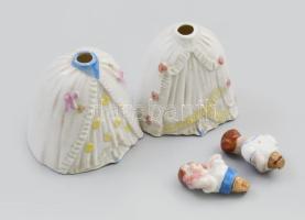 2 db parfümös porcelán üvegcse, hölgy figurák. 7 cm. Kézzel festett, jelzett, hibátlan