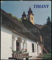 Endre Rácz: Tihany. Illyés Gyula előszavával. Bp., 1978, Corvina. Angol, német és francia nyelven. Kiadói kopott kartonált papírkötés, a borítón kopásnyomokkal.