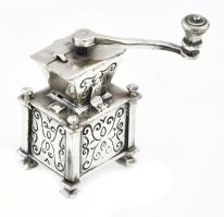 Mini ezüst (Ag) kávédaráló. Jelzett. Mozgatható, kinyitható 46,5 g, 45 mm