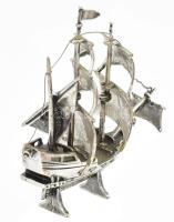 Mini ezüst (Ag) vitorlás bárka. Jelzett, finom munka 41,5 g, 60 mm
