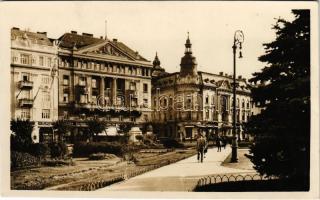 1943 Kolozsvár, Cluj; Mátyás király tér, Jakab üzlete / square, shops