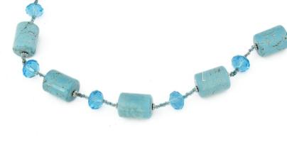 Türkinin nyaklánc nagy méretű kövekkel dobozában 74 cm