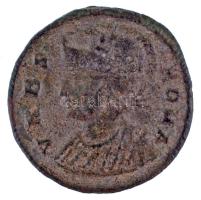 Római Birodalom / Cyzicus / I. Constantinus 331-334. AE3 (2,04g) T:VF Roman Empire / Cyzicus / Constantine I 331-334. AE3 "VRBS ROMA / ** - SMKA" (2,04g) C:VF RIC VII 91