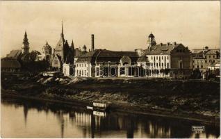 Szolnok, Tiszaparti részlet a Tisza szállodával, zsinagóga, templomok