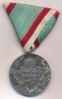 1929. "Magyar Háborús Emlékérem kardokkal, sisakkal" ezüstözött bronz kitüntetés eredeti mellszalagon, fémjellel T:XF ph. Hungary 1929. "Hungarian Commemorative War Medal with swords and a helmet" silver plated bronze decoration with original ribbon, with hallmark C:XF edge error NMK 418.