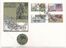 NDK 1990. 5M "500 éves a posta" érmés borítékban teljes bélyegsorral, alkalmi bélyegzővel T:UNC a borítékon kis gyűrődés GDR 1990. 5 Mark Ag "500th Anniversary of the Post" in coin envelope with complete set of stamps and cancellation C:UNC small crease on the envelope