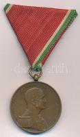 1939. "Magyar Bronz Vitézségi Érem" bronz kitüntetés mellszalaggal T:AU,XF Hungary 1939. "Bronze Medal for Bravery" bronze decoration with ribbon C:XF ph. NMK 439.