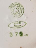 Kispesti Porcelán fajansz váza. Virág mintás hajszál repedéssel, jelzett. 25 cm