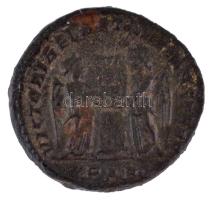 Római Birodalom / Arles / I. Constantinus 319. Follis bronz (4,01g) T:XF Roman Empire / Arles / Cons...