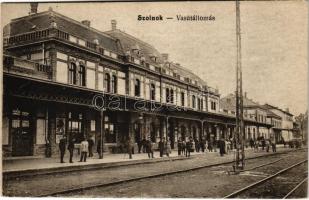 1926 Szolnok, vasútállomás. Vasúti levelezőlapárusítás 7362.