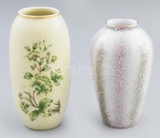 3 darabos porcelán tétel: Hollóházi kupicák díszodobozban, váza, iparművész váza 16 cm