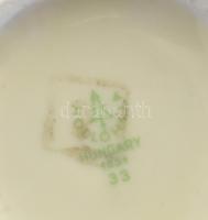 3 darabos porcelán tétel: Hollóházi kupicák díszodobozban, váza, iparművész váza 16 cm