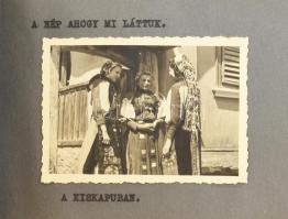 cca 1940 Erdély katonák fotóalbuma. Méraiak, főtisztek, népviseletes ünnepségek, összesen 40 felirat...