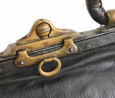 cca 1900 női bőr retikül üveggel 35 cm