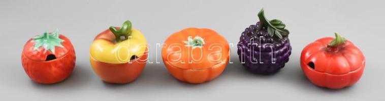 5 darab antik német gyümölcs alakú cukorkínáló, zömmel jelzettek. Porcelán és fajansz, néhol kis kopással, egyik fedelén belül pattanással, m: 8-11,5 cm