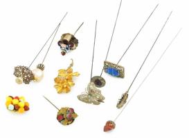 11 darab antik kalaptű, kalapdísz, közte értékes, nívós darabokkal, jó állapotban, h: 7-25 cm