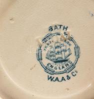 cca 1886-1905 William A. Adderley & Co. angol kékvirágos teáscsésze szett, 3 csésze és 4 alátét,...