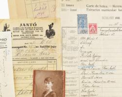 cca 1930 Aradi személy irat és fotó hagyatéka: számlák, keresztlevél, fotó. össz 8 db