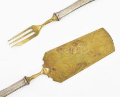 11 darab antik ezüst (Ag) nyelű villa + ezüst (Ag) nyelű tortalapát, bruttó: cca 320 g