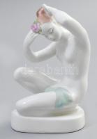 Aquincumi porcelán fésülködő akt. Kézzel festett, jelzett, némi kopással, m: 15 cm