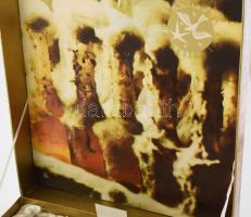 Tokaji aszú díszdoboz, össz. 3 palack bontatlan 1973-as évjáratú aszú (Hungarovin Monimpex) + 6 pohá...