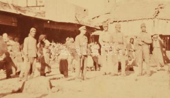 cca 1916 Homsz, Szíria. k.u.k. magyar katonák a városban fotó / K..u.k. soldiers in Homs, Syria. 13x...