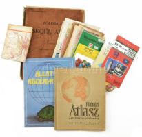 Vegyes magyar és külföldi térkép tétel, összesen kb. 30 db, közte Shell autótérkép, Malév zsebatlasz, Kogutowicz iskolai atlaszok, különböző várostérképek, stb. Vegyes méretben és állapotban.