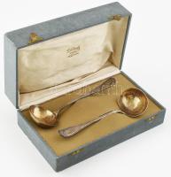 Ezüst (Ag) Strübe & Sohn antik merőkanál, 2 db, monogrammal gravírozott, jelzett, korának megfelelő állapotban, h: 19 cm, össz. 147 g, dobozban, doboz szövet bélésében L.A. Gündel lipcsei ékszerész feliratával