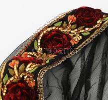 Díszes hímzett női alkalmi felső, jó állapotban