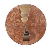 Deim Pál (1932-2016): Bábu. Patinázott bronz, márvány talapzaton. Jelzés nélkül. d: 17,5 cm, m: 26,5...