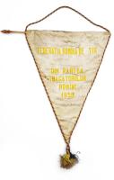 1958 Román lövészek hímzett selyem zászlója. / Romanian shooters embroidered silk flag with Romanian...