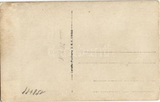 1918 SMS Lika osztrák-magyar Tátra-osztályú romboló búvára mielőtt lemerül ellenőrizni a propellerek...