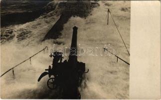 Osztrák-magyar haditengerészeti tengeralattjáró / K.u.K. Kriegsmarine Unterseeboot (U-Boot) / Austro-Hungarian Navy submarine. photo