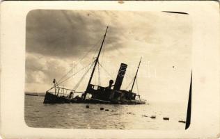 Durres, Durazzo; osztrák-magyar haditengerészet által elsüllyesztett hajó / K.u.K. Kriegsmarine / WWI ship sunken by Austro-Hungarian Navy. photo (EK)