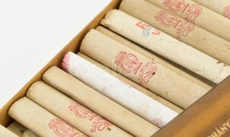 Luxus cigarettás doboz, karton, sérült, tartalommal + fém cigarettás doboz