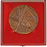 1978. "XIV. Nyári Olimpia Tata '78" öntött bronz Úttörő nyári olimpiai emlékplakett, dísztokban (94mm) T:AU