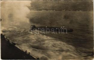 SMS Lika osztrák-magyar Tátra-osztályú romboló torpedó kilövés gyakorlat közben / K.u.K. Kriegsmarine / SMS Lika Austro-Hungarian Navy Tatra-class destroyer launching a torpedo exercise. photo (EK)