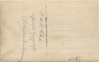 SMS Lika osztrák-magyar Tátra-osztályú romboló matrózai fedélzeti ágyú mellett kiképzéskor / K.u.K. ...