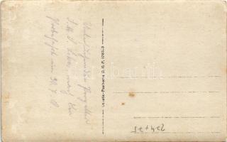 1918 SMS Lika osztrák-magyar Tátra-osztályú romboló búvára mielőtt lemerül ellenőrizni a propellerek...