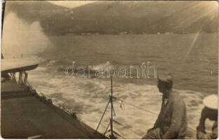 Osztrák-magyar Tátra- osztályú romboló torpedó gyakorlat közben / K.u.K. Kriegsmarine / Austro-Hungarian Navy Tatra-class destroyer&#039;s torpedo practice. photo