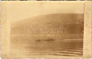 Német tengeralattjáró az osztrák-magyar haditengerészet kikötőjénél / K.u.k. Kriegsmarine, Kaiserliche Marine Unterseeboote / WWI German submarine at the Austro-Hungarian Navy port. photo (fl)