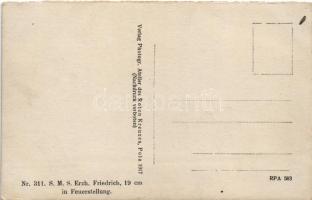 SMS Erzherzog Friedrich Osztrák-Magyar Haditengerészet csatahajó matrózai a fegyvertoronyban gyakorl...