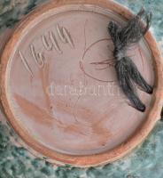 Jelzett iparművész falitál, kis kopással, d: 28 cm