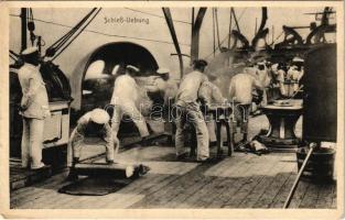 K.u.K. Kriegsmarine Schiess-Uebung / Osztrák-Magyar Haditengerészeti lőgyakorlat, matrózok / WWI Austro-Hungarian Navy shooting practice, mariners. F.W. Schrinner 1912.